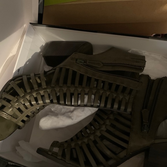 Nine West - Picture 5 of 6